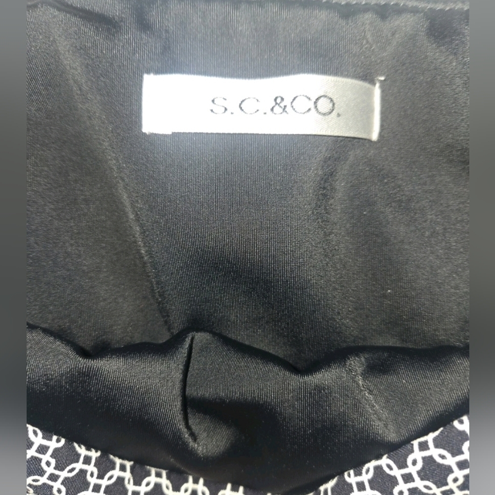 S.C. And CO .Elegant Blue and White Patterned Skirt Size S - Picture 4 of 4